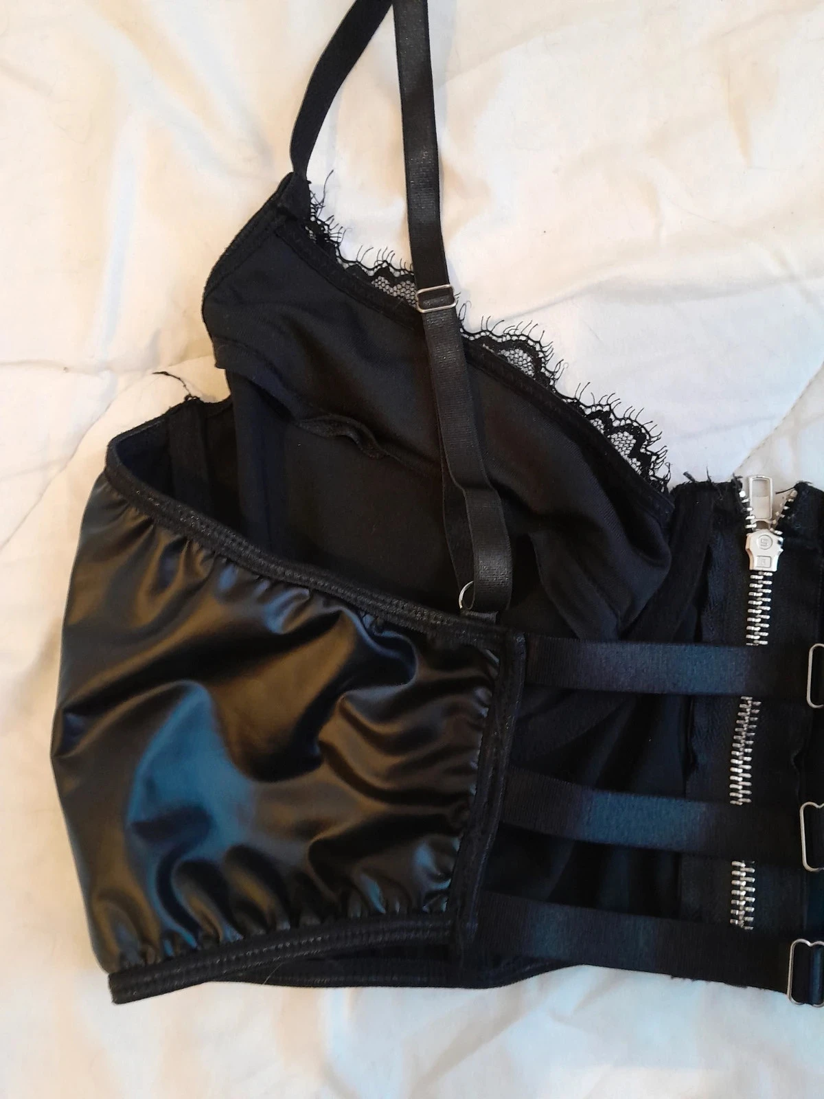 Top style corset bustier, met een resoluut rock, gothische look, Bonnet C – photo 6